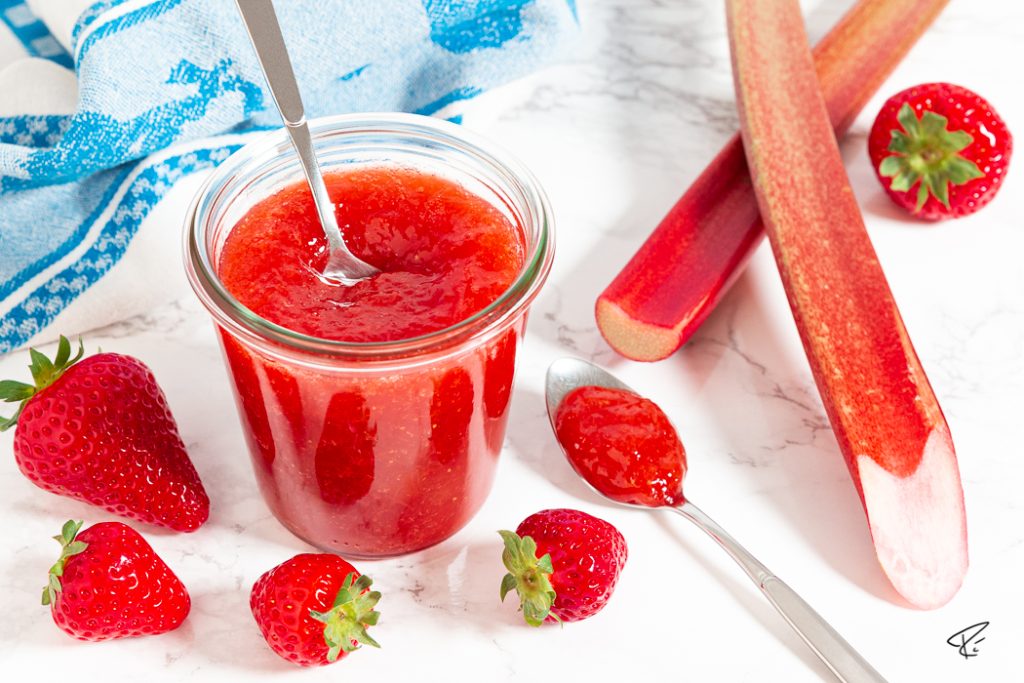 Opas Lieblings Marmelade Erdbeer Rhabarber Marmelade Mit Schuss ...